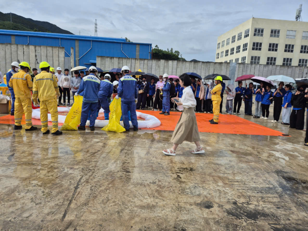 Tân sinh viên Khoa học Hàng hải "Ra Khơi" ngay Tại Cảng Quốc tế Nam Vân Phong