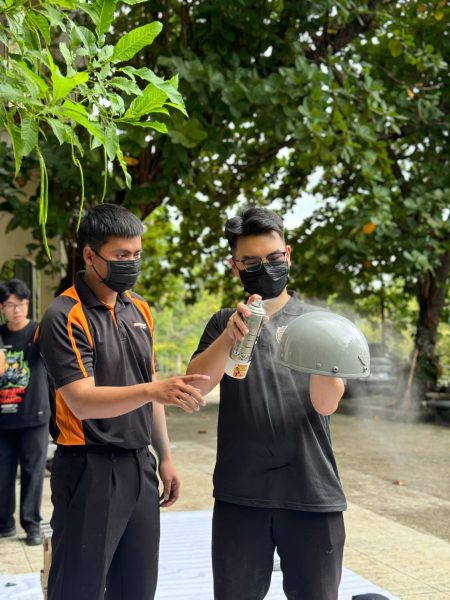 Sinh viên khoa Kỹ thuật Giao thông hào hứng tham gia chương trình "Samurai đến trường cùng bạn"