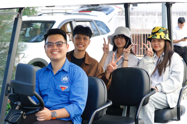 CHÀO ĐÓN CÁC BẠN HỌC SINH THPT LỘC AN (LÂM ĐỒNG) ĐẾN VỚI KHOA ĐỘNG LỰC VÀ Ô TÔ!